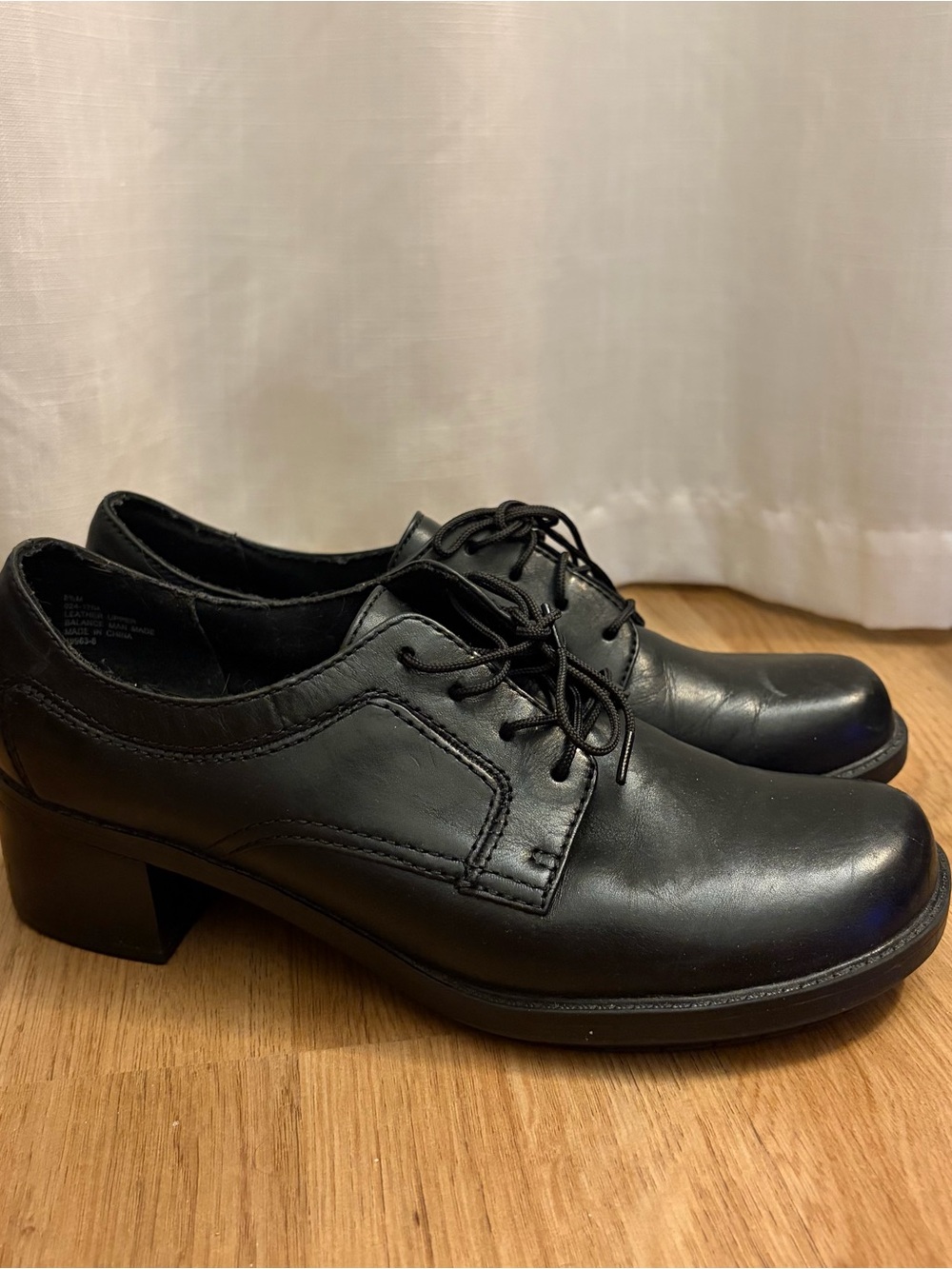 St. John's Bay Black Leather Oxford Heel Shoes